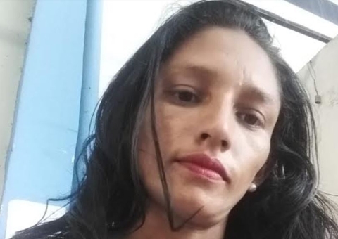Mulher desaparece em Manaus após sair para vender bombons no semáforo