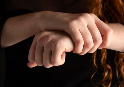 Marido é preso dentro de barbearia após espancar esposa no Monte das Oliveiras