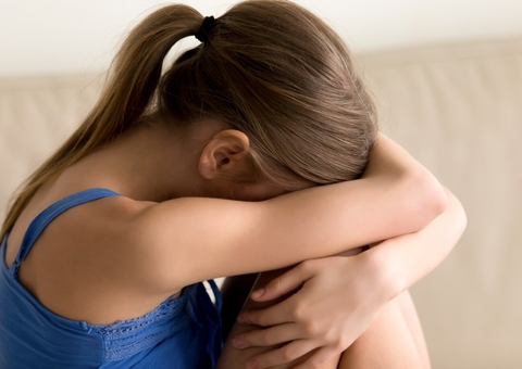 Menina de 11 anos é estuprada por filho do padrasto em Manaus; vítima está grávida