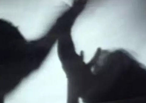 Homem é preso após ser flagrado estuprando enteada de 13 anos em Manaus 