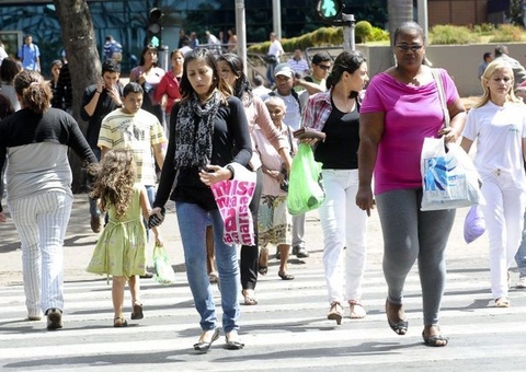 Proporção de mulheres na população cresce e chega a 51,5%, mostra Censo
