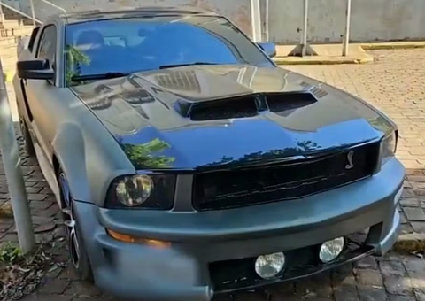 Foragida é presa em carro de luxo do cantor Eduardo Costa