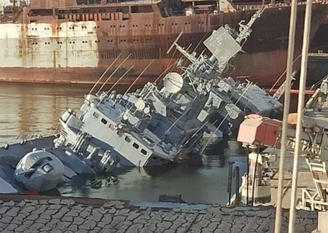 Maior navio de guerra da Ucrânia é afundado para evitar captura russa