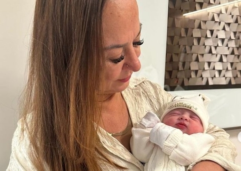 Mãe de Neymar mostra fotos inéditas com a terceira neta, Helena. Veja