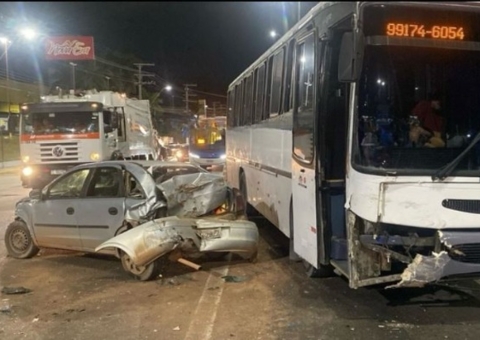 Acidente entre ônibus de integrantes de quadrilha e carro deixa feridos em Manaus