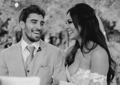 Ator anuncia fim do casamento com Carol Nakamura e desabafa: "nunca era suficiente"