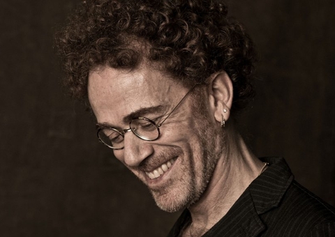 Campanha vai selecionar um fã para conhecer Nando Reis durante show em Manaus