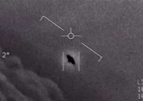 Governo dos EUA faz mistério sobre OVNIs