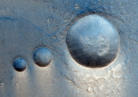 Sonda capta fotografias de crateras em Marte