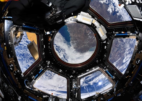 Quatro astronautas voltam à Terra após 200 dias na Estação Espacial 