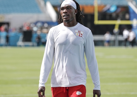 Campeão do Super Bowl causa acidente durante racha e pode ser preso