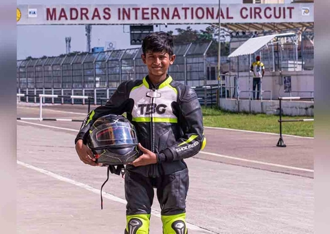 Piloto indiano de 13 anos morre após acidente em corrida de moto