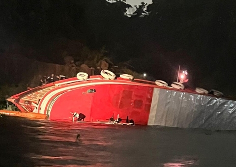 Marinha do Brasil vai investigar naufrágio em Manaus