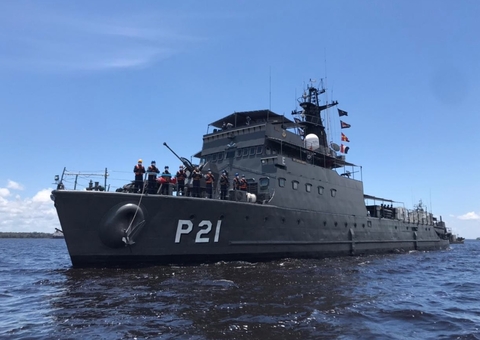 Navios da Marinha levam usinas de oxigênio para 4 municípios do Amazonas