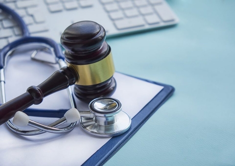 Mãe ganha R$ 100 mil após perder o filho por negligência médica