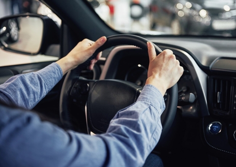 Motorista de condução escolar é preso após estuprar estudantes em Manaus