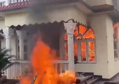 Mulher de ex-primeiro ministro do Nepal é queimada viva durante protesto no país; vídeo