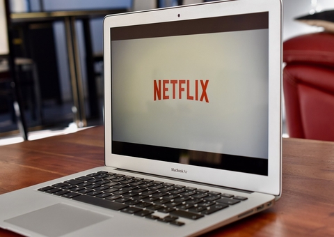 Clientes processam Netflix após mudança no compartilhamento de senhas
