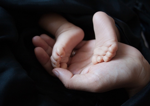 Bebês morrem afogados após caírem na piscina de casa em Manaus