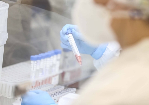 Estudo vai medir eficácia de vacina contra novas variantes da covid