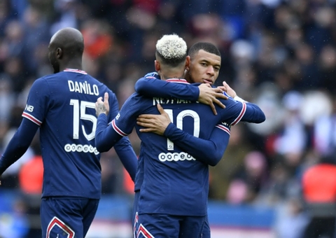 Neymar e Messi são vaiados por torcida do PSG contra o Bordeaux
