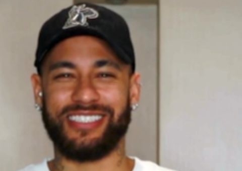 Sósia de Vini Jr espanta Neymar e diz que semelhança ajudou com mulheres