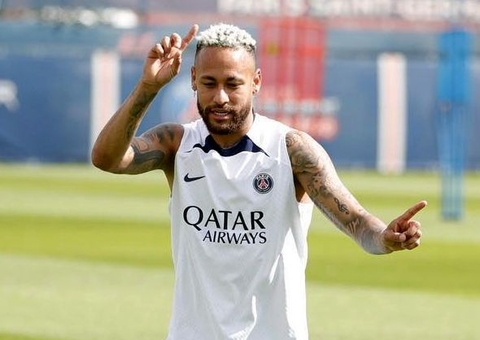 Técnico do PSG interrompe pergunta sobre indisciplina para defender Neymar