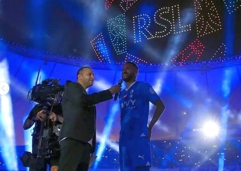 Em Riad, Neymar é apresentado antes de partida do Al Hilal
