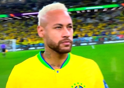 'Estou destruído', lamenta Neymar