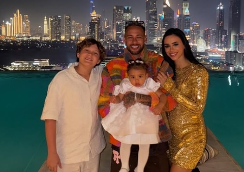 Neymar deixa balada de lado e passa Réveillon com Bruna Biancardi e família em Dubai