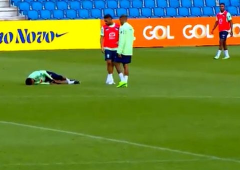 Neymar cai e dá susto em treino da Seleção Brasileira na França