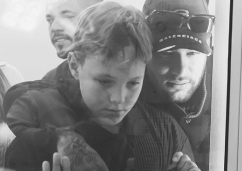 Neymar posta primeira fotos da filha Helena; veja o rostinho da bebê