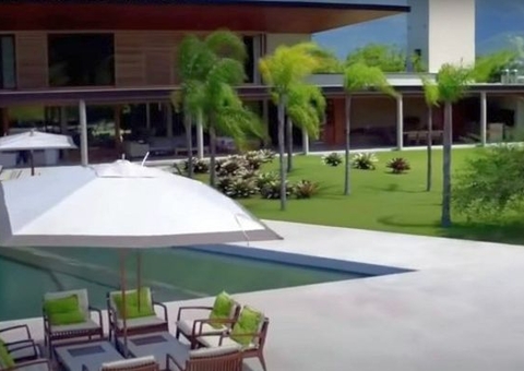 Bruna Biancardi comemora aniversário em mansão de Neymar no RJ