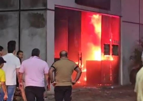 Incêndio destrói supermercado em Tefé; veja vídeos