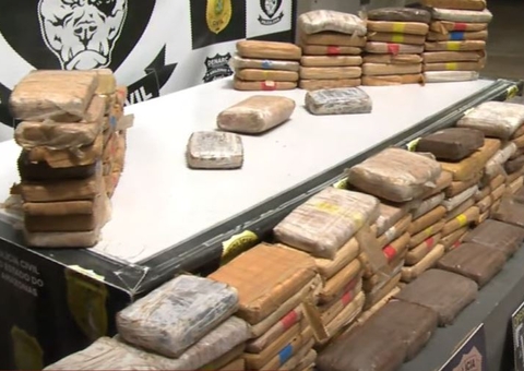 Operação Marina apreende mais de 160 Kg de drogas escondidos em buraco nas Anavilhanas