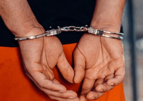 Homem rouba assaltante durante prisão em Manaus