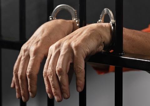 Suspeito de assassinar dois homens é preso com bomba em Manaus