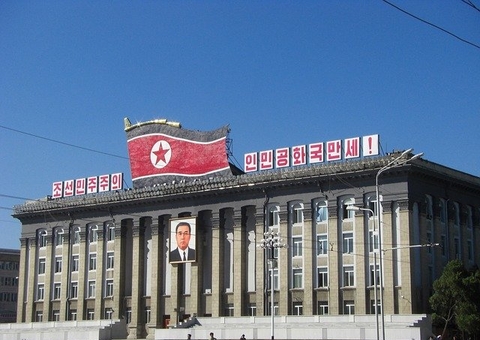 Na Coreia do Norte, quem cochilar na frente de ditador é executado