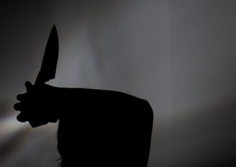 Tio crava faca no rosto do sobrinho durante confusão de família em Manaus