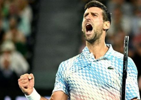 Djokovic supera Alcaraz e vai à final de Roland Garros