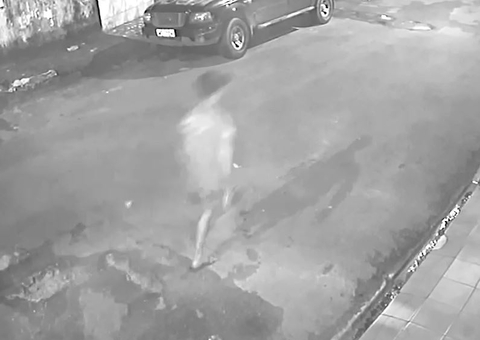 Polícia tenta identificar suspeito de matar namorada na frente de 4 crianças em Manaus
