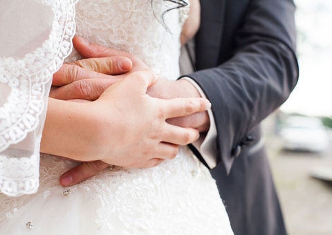 Jovem de 18 anos morre durante sexo na noite de núpcias 