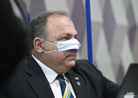 Novos ofícios mostram que Pazuello ignorou colapso em Manaus