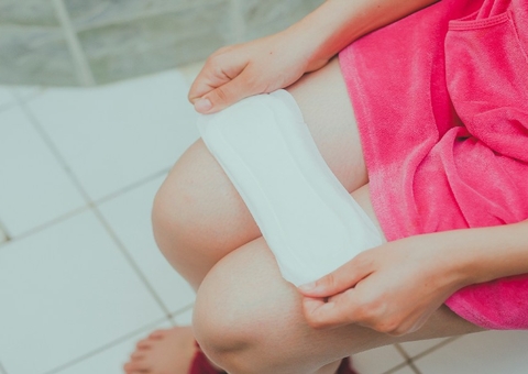 Sem hormônios pelos altos preços, homens trans voltam a menstruar