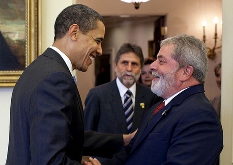 Deputado do PT anuncia presença de Obama na posse de Lula e depois apaga post