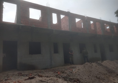 Obra em área de proteção ambiental é interditada em Manaus