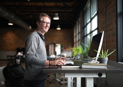 Fim da escala 6x1 pode ter impacto positivo na saúde mental, dizem especialistas