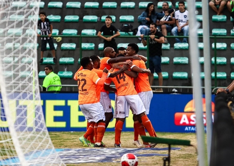 Nova Iguaçu se recupera e marca gol contra Botafogo