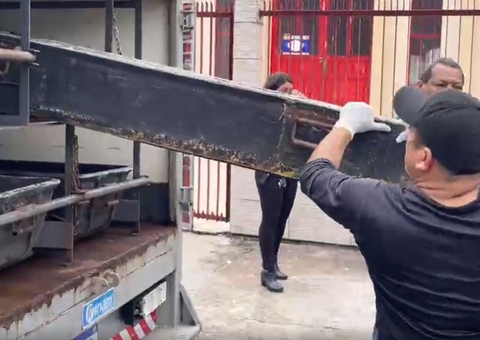 Pai ouve barulho e encontra filho morto dentro de casa em Manaus