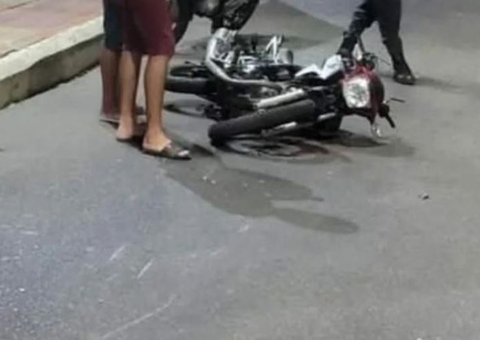 Jovem morre ao bater com motocicleta em árvore no Educandos